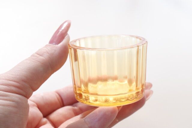 ダイソー ガラスキャンドルホルダー（クリア、オレンジ） サイズ感