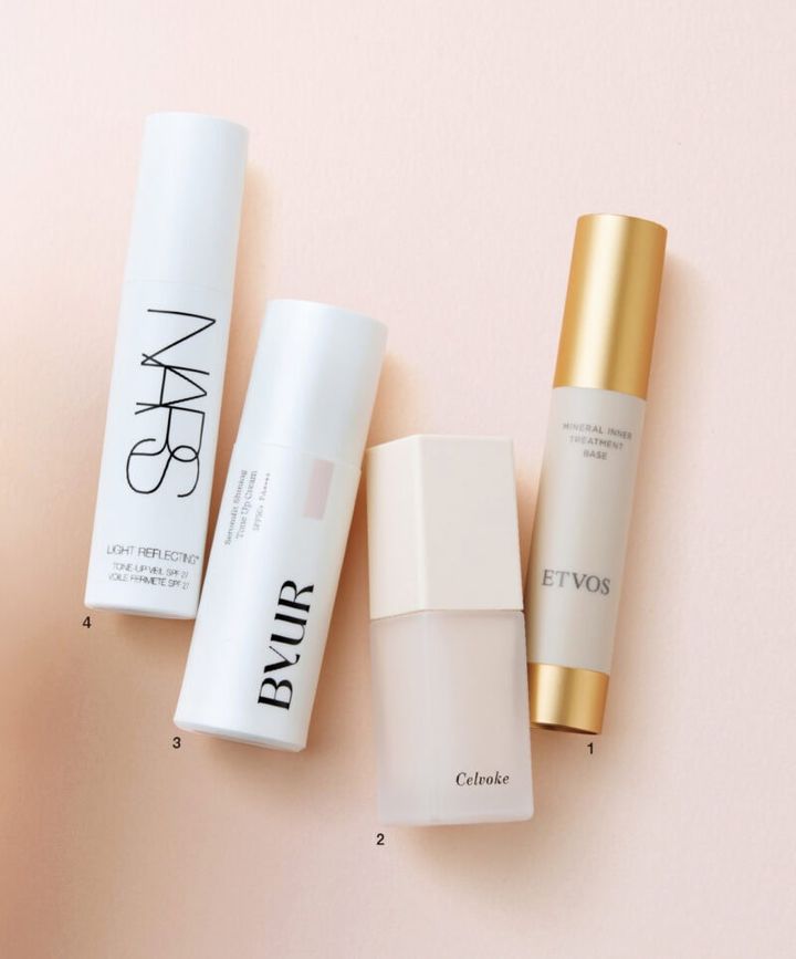 1_ミネラルインナートリートメントベース ポーセリンベージュ SPF31・PA+++ ￥4,950（エトヴォス） 2_レアグロウ プライマー 01 SPF22・PA++ ￥4,400（セルヴォーク） 3_バイユア セラムフィット シャイニング トーンアップクリーム V1 01 SPF50+ ・PA++++ ￥2,860（Hamee・10／24発売） 4_ライトリフレクティング トーンアップヴェール SPF27・PA ++ ￥6,380（NARS JAPAN）