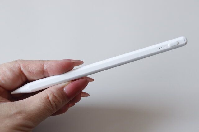 ダイソー 静電容量式充電タッチペン for iPad