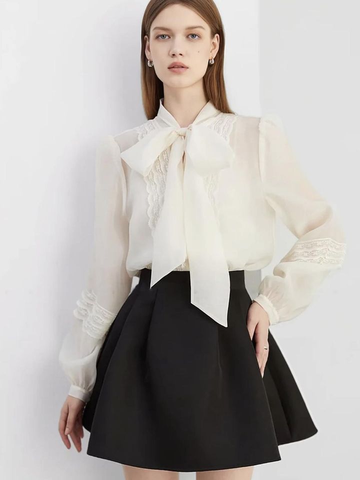 画像: 刺繍レースボウタイリボンブラウス ¥21,500 n-frame.online