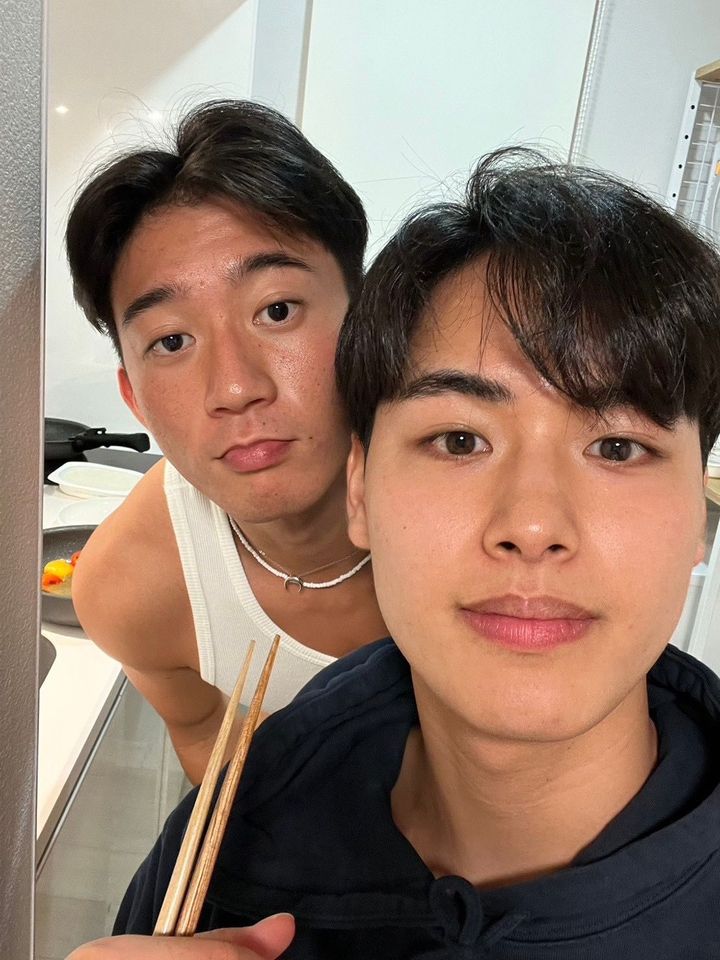 2023年11月、グリーンルームを出て一週間後の、初めてのお泊まり。Photo_ Courtesy of Dai & Shun