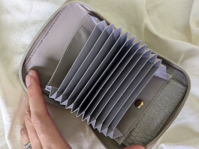 やみつき財布じゃばらポケット