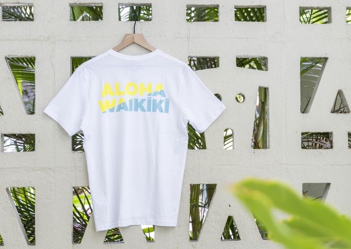 「アロハワイキキ Tシャツ」$45