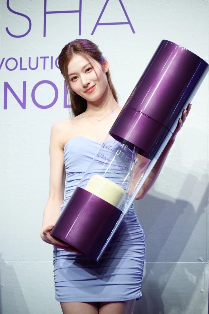 TWICE（トゥワイス）SANA