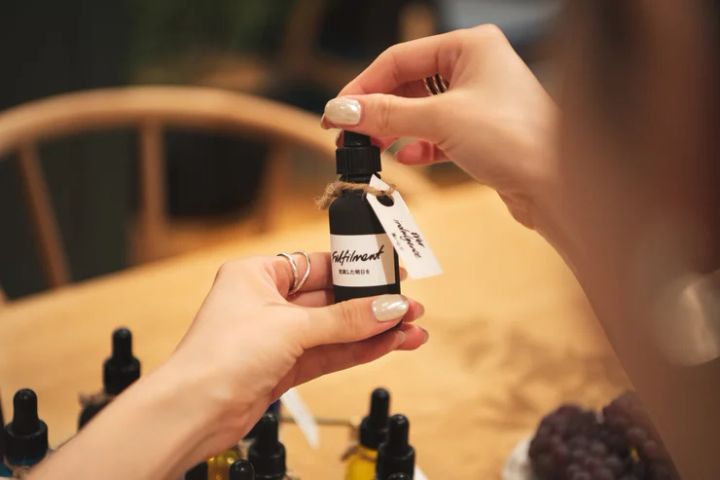 LUSH SPA 施術準備、シナシージアの瓶