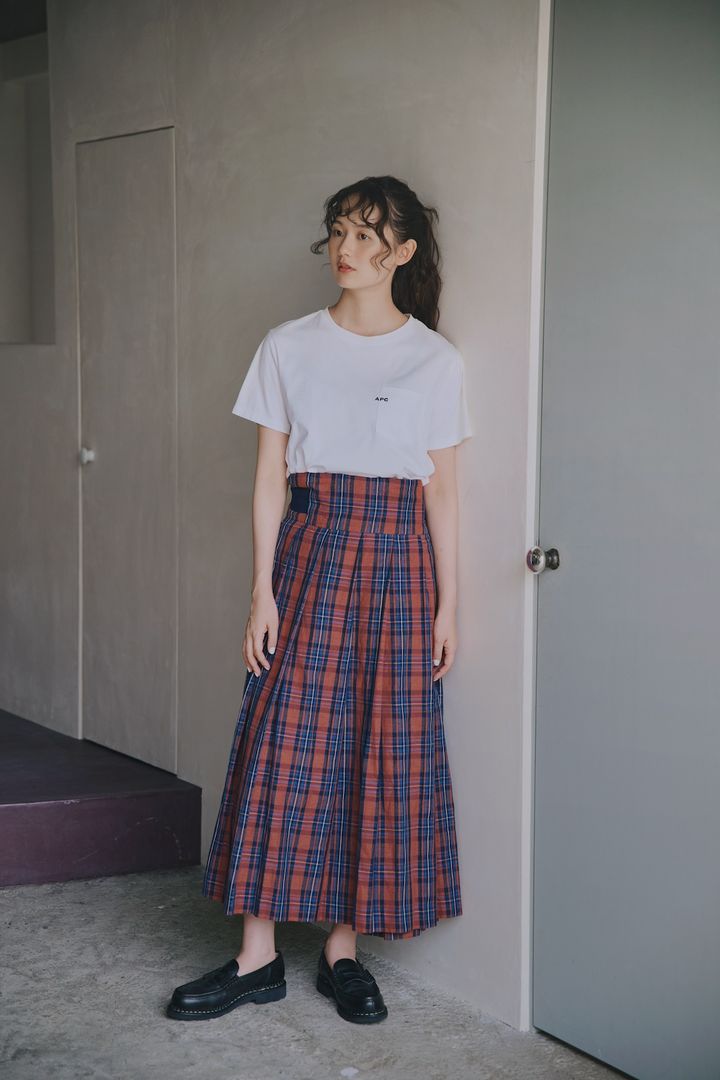 まだ暑いからこそ！秋にもおすすめ、白アイテムが主役のスタイル15選