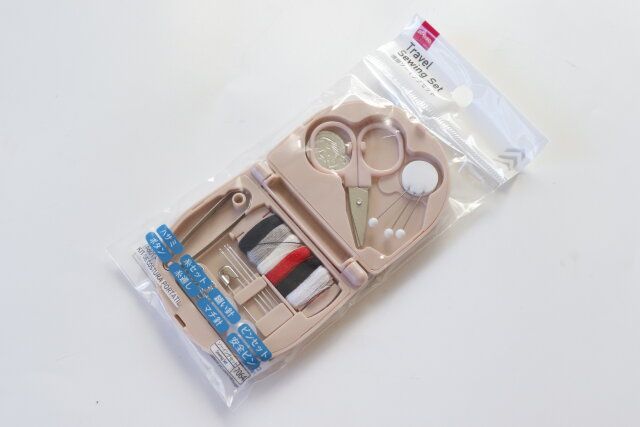ダイソー 携帯ソーイングセット