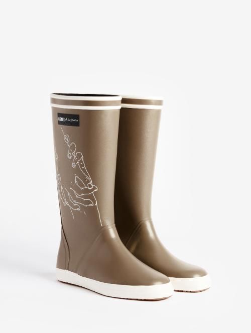 170「＋1」周年を迎える《エーグル》から、8組のサプライズゲストを招いたコラボブーツが171足限定で発売