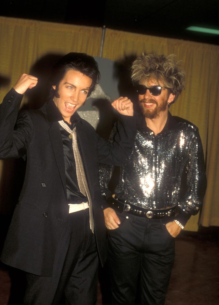 1984年のグラミー賞にて、エルヴィス・プレスリーに扮したレノックスとデイヴ・スチュワート。Photo_ Barry King / WireImage