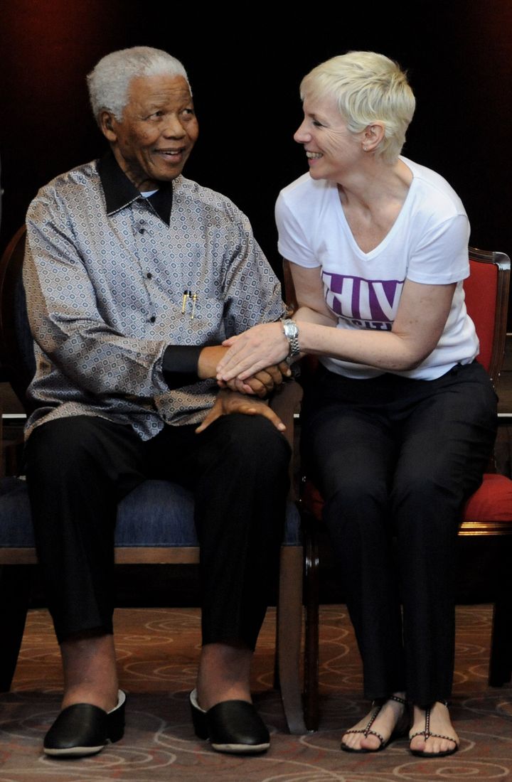 ネルソン・マンデラの90歳の誕生日を祝して開催されたコンサートにて。Photo_ Dave M. Benett / Getty Images