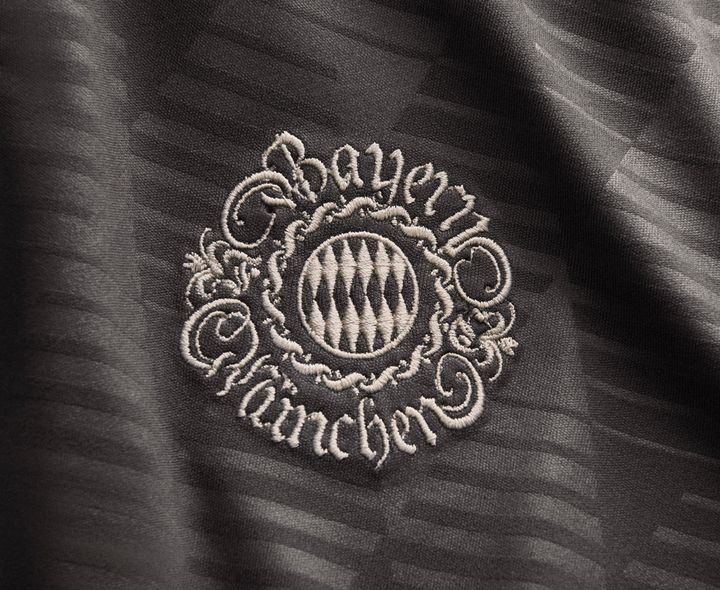 祝・ビール祭り！バイエルンが恒例「オクトーバーフェスト」限定ユニフォーム発表 特別エンブレムが初登場