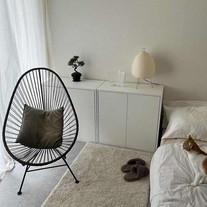 モノが少なくて、超シンプル！おしゃれな一人暮らしのインテリア3選