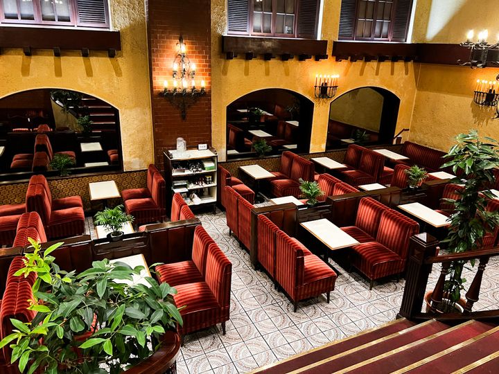 「名曲・珈琲 新宿らんぶる」の内観