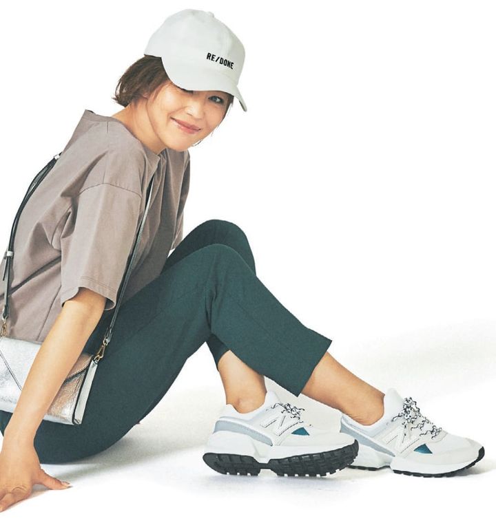 鈴木六夏・運動会におすすめのキャップ×ハイテクスニーカーのママコーディネート