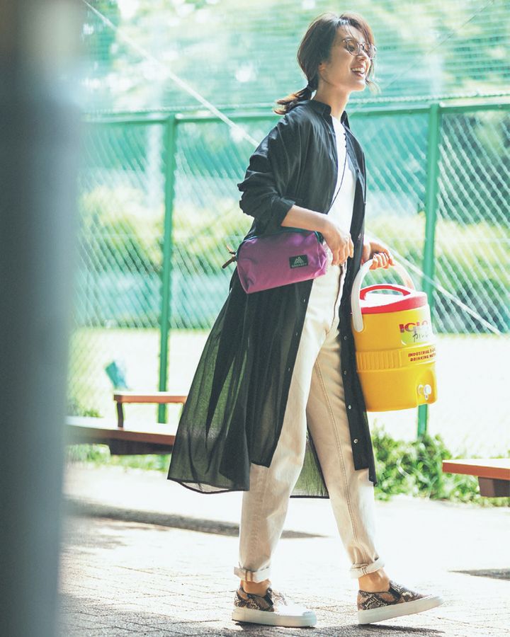 牧野紗弥・運動会におすすめのロングアウター×白のママコーディネート