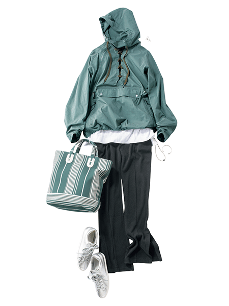 ママの運動会コーデ アノラックパーカー×黒パンツスタイル