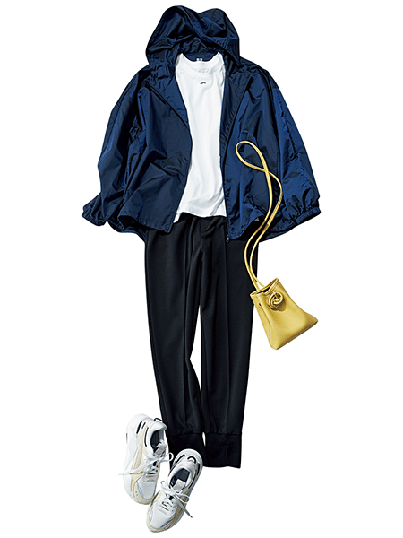 ママの運動会コーデ シャカシャカパーカー×黒パンツのスポーティスタイル