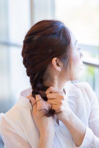 運動会まとめ髪アレンジSTEP1