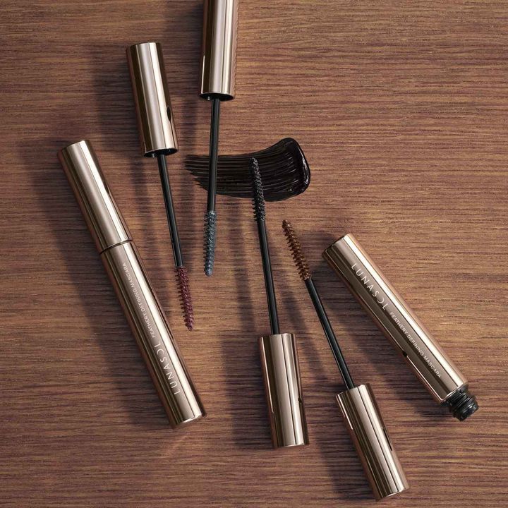 画像: 【ルナソル】「ルナソル フェザリーディファイニングマスカラ」 全4色（うち限定2色） ¥4,180（税込）