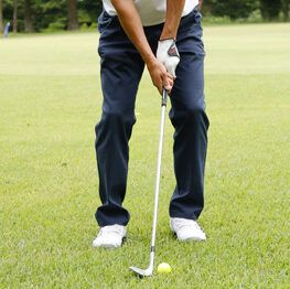 砲台グリーンに寄せるなら「左足体重」「重心移動ゼロ」でうまくいく！