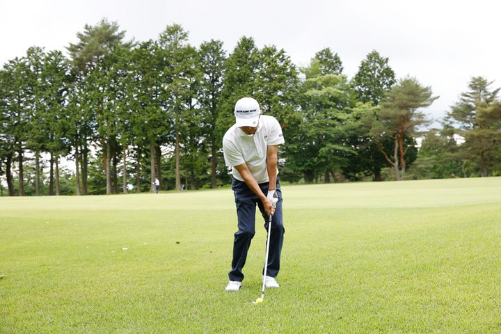 砲台グリーンに寄せるなら「左足体重」「重心移動ゼロ」でうまくいく！