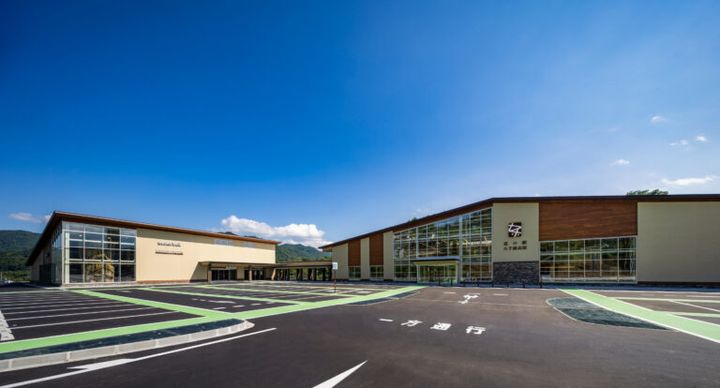 道の駅で本格的なロッククライミング体験ができる！「モンベル」が八ヶ岳・奥秩父エリアに新店舗をオープン