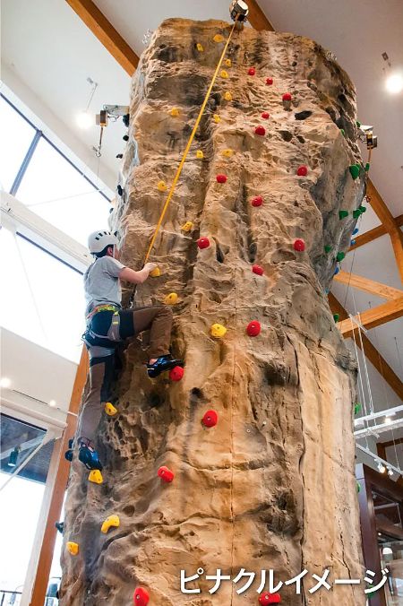 道の駅で本格的なロッククライミング体験ができる！「モンベル」が八ヶ岳・奥秩父エリアに新店舗をオープン