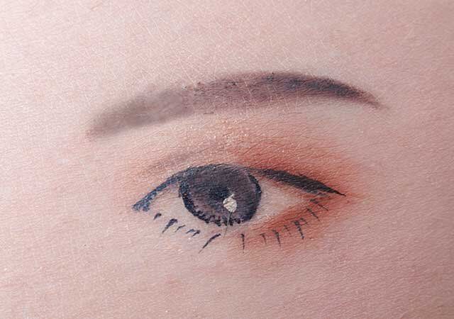 ダイソーのイマドキなUGT ドットアイカラーパレット 01c