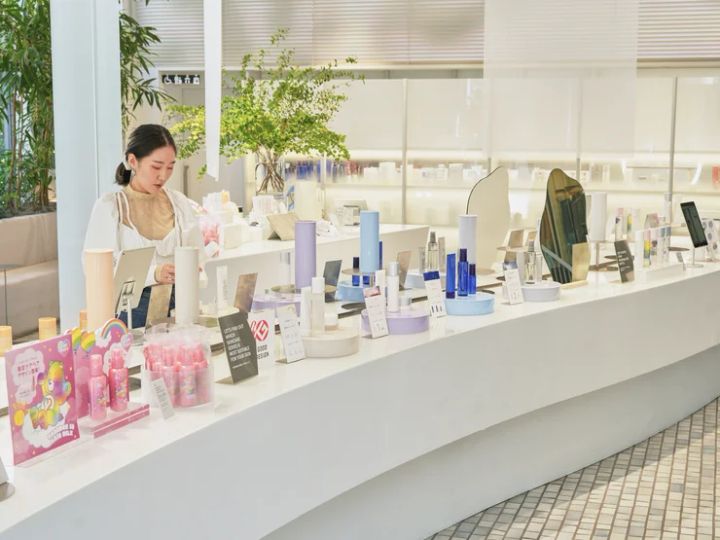 オルビス SKINCARE LOUNGE BY ORBIS 内観