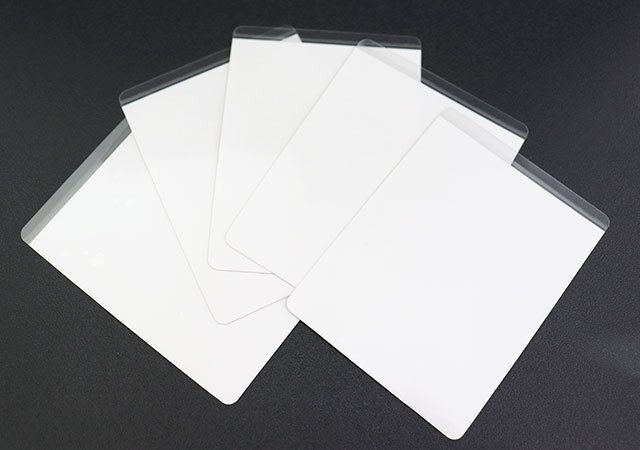 ダイソーのお得なセルフラミネート トレカサイズ5枚入