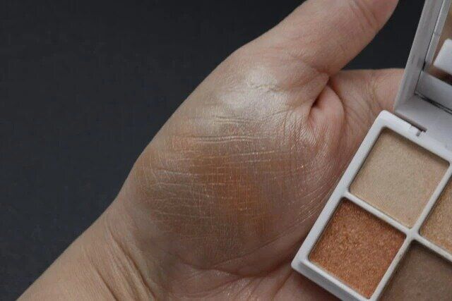 ダイソー アイデイト ミニマルパレット01 色味