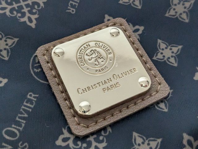 スクエアお財布ショルダーバッグロゴ