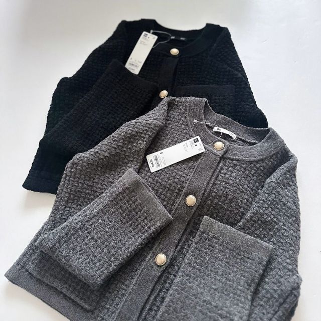 黒とグレーのダブルポケットニットジャケット