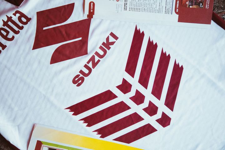 胸ロゴは日本の「スズキ」継続！古豪トリノの今季ユニフォームを一挙紹介 アウェイは“優勝シーズン”が復活する