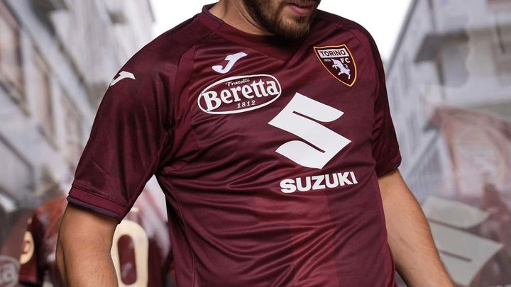 胸ロゴは日本の「スズキ」継続！古豪トリノの今季ユニフォームを
