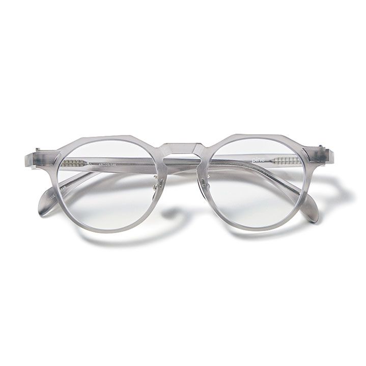 自分に似合うワンランク上の「かっこいいメガネ」の選び方とFUDGEおすすめコーデ例