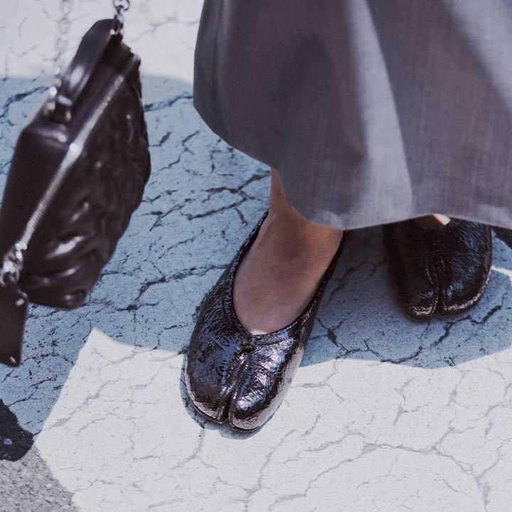 メゾン マルジェラのタビの新色はブロークンミラーのブラック