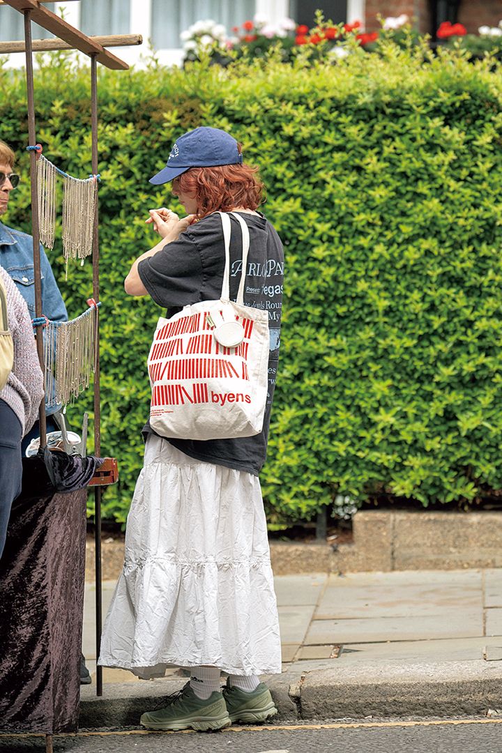 秋コーデの参考になる！ロンドンガールとパリジェンヌの着こなし4選