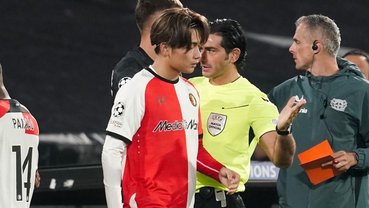 日本代表FW上田綺世、フェイエでの控え扱いに現地賛否 「中国戦で何もできなかった」