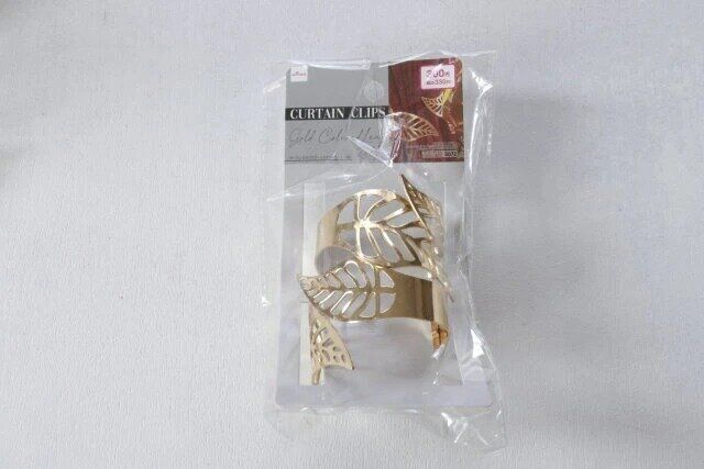 カーテンクリップ（ゴールドカラーリーフ、2個） ダイソー １