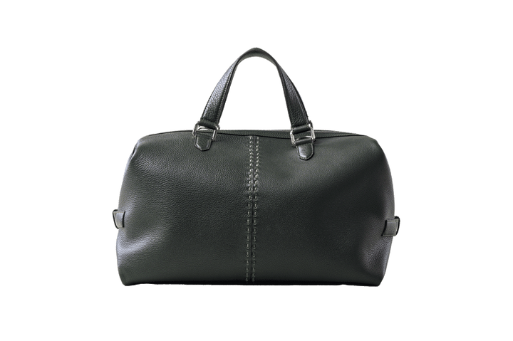 〈フェンディ〉のダッフルバッグ