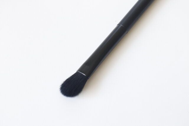 ダイソーのガルコレコラボのUGT アイシャドウブラシ 04c