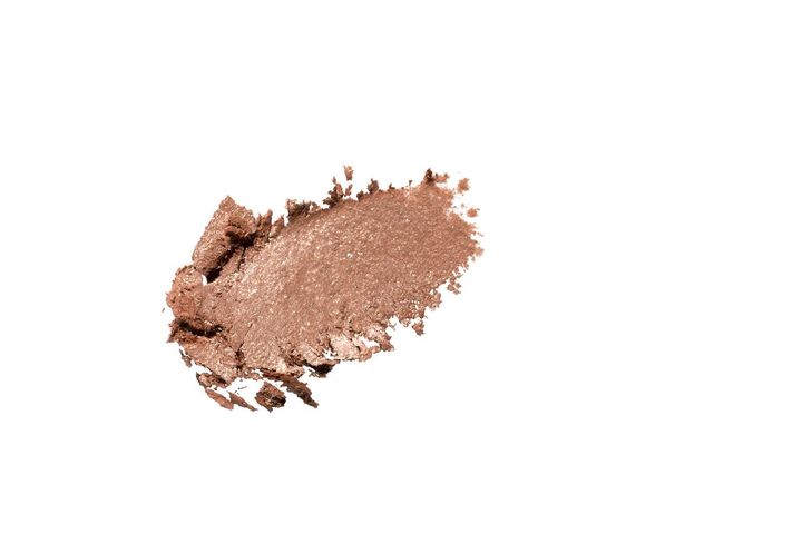 画像: w06 Dekigoto ＜出来事＞ ゴールドラメをたっぷりとブレンドしたピーチベージュ。肌なじみの良い上品なカラーと艶めきで吸引力のある目元に。