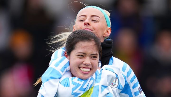 長谷川唯、高級バッグに仲良しクロエ・ケリーの名前を刻む！？34万円の人気ブランドだった