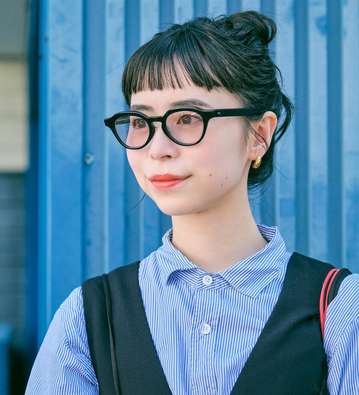 メガネ好きなあの子、こだわりの選び方は？顔のカタチや服装に合わせてみる