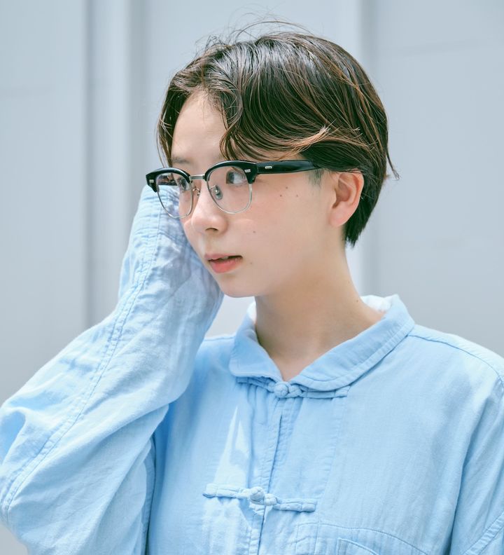 メガネ好きなあの子、こだわりの選び方は？顔のカタチや服装に合わせてみる