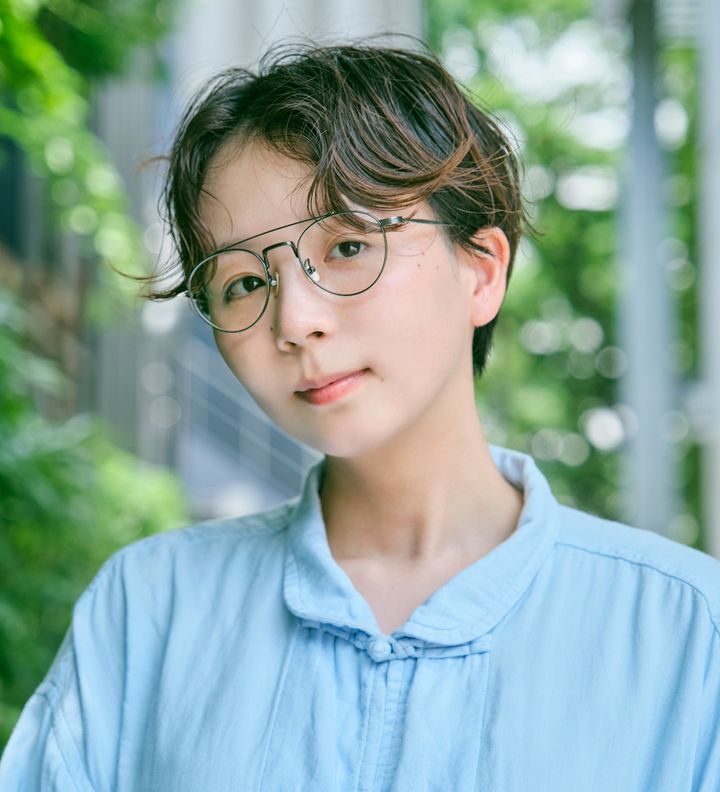 メガネ好きなあの子、こだわりの選び方は？顔のカタチや服装に合わせてみる