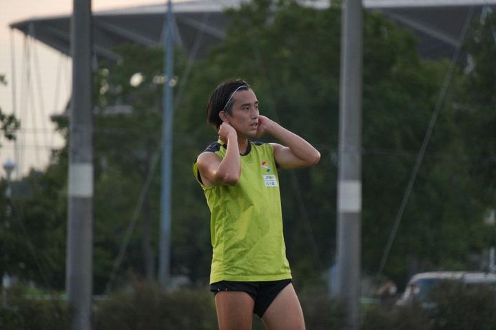 「バス待ちのときに…」漢みせたJ2千葉MF横山暁之は、サポーターに団結呼びかける