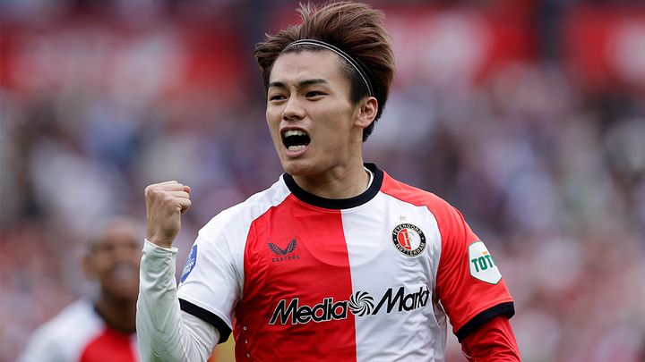 日本代表FW上田綺世、「緊急出場」で今季初ゴール！フェイエのライバルFWは担架で運ばれ交代