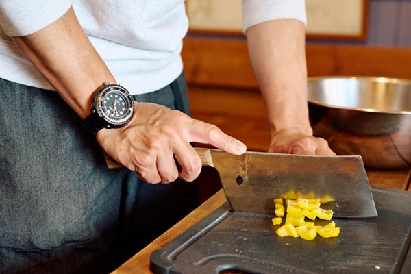 上級キャンパーが忖度なしの徹底レビュー！新作のアウトドア包丁の実力は？